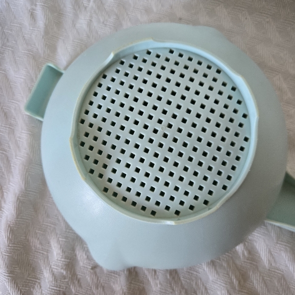 Tupperware Large Strainer - Picture 7 of 13